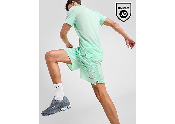 Nike Challenger Shorts green