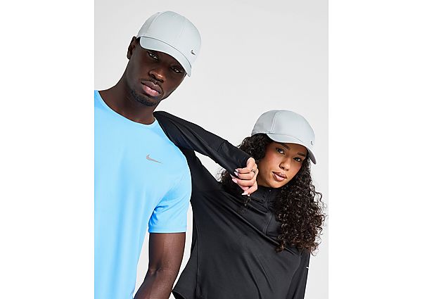 Nike Club Structured Metal Swoosh Cap