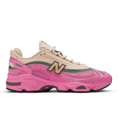 New Balance Unisex 1000 in Pink/Beige Leather, 