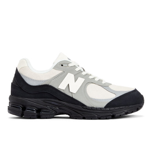 New Balance Men's 2002R in Grey/Black Suede/Mesh, 