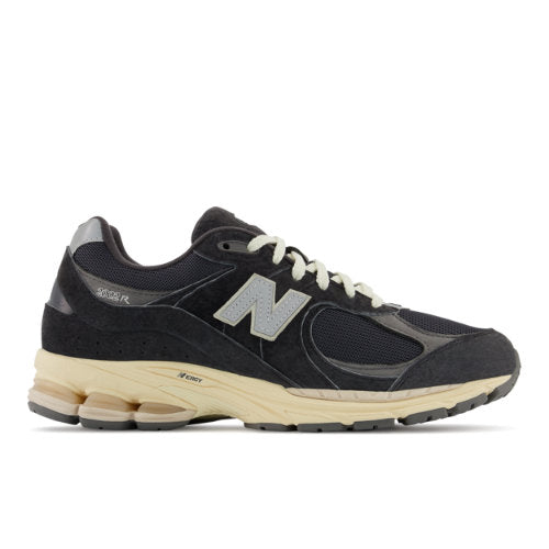 New Balance Unisex 2002R in Black/Grey Suede/Mesh, 