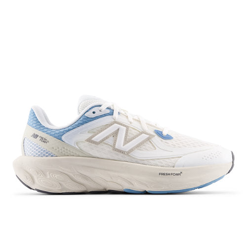 New Balance 800 in White Beige Mesh
