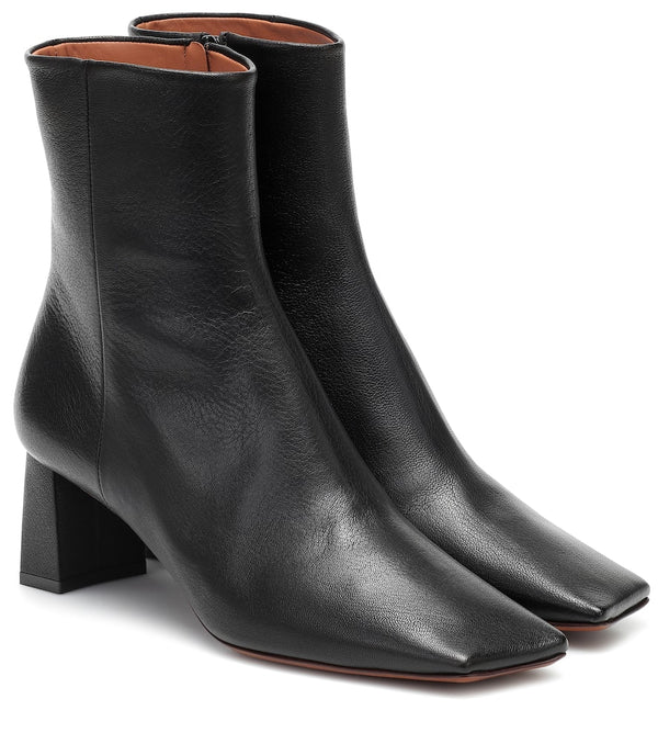 Vetements Boomerang leather ankle boots